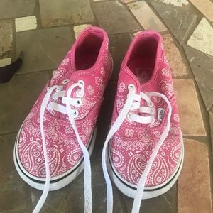 Little girls VANS pink paisley size 8